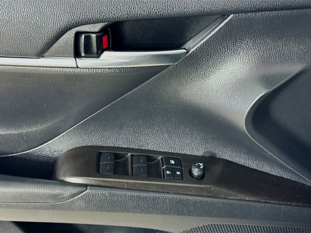 Used 2022 Toyota Camry LE FWD image 17