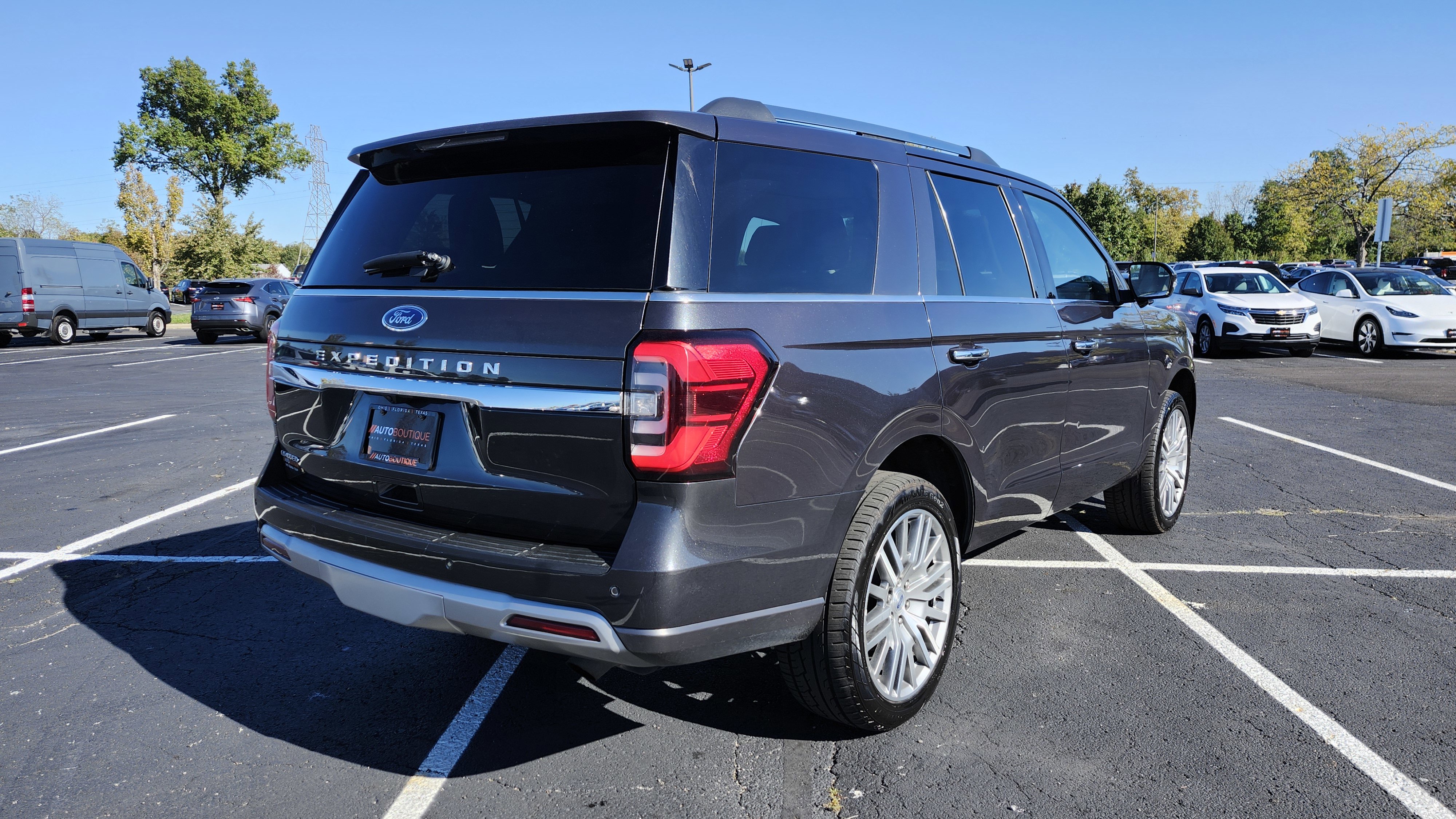 Used 2023 Ford Expedition Limited image 10