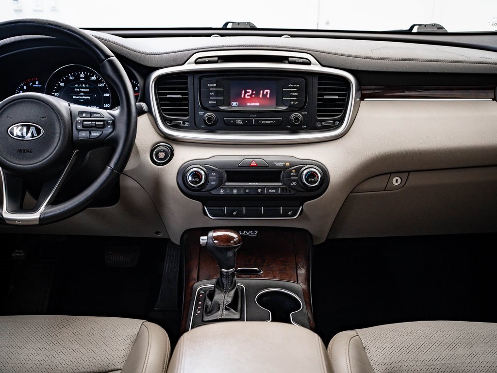 Used 2016 Kia Sorento EX w/ EX Premium Package image 32