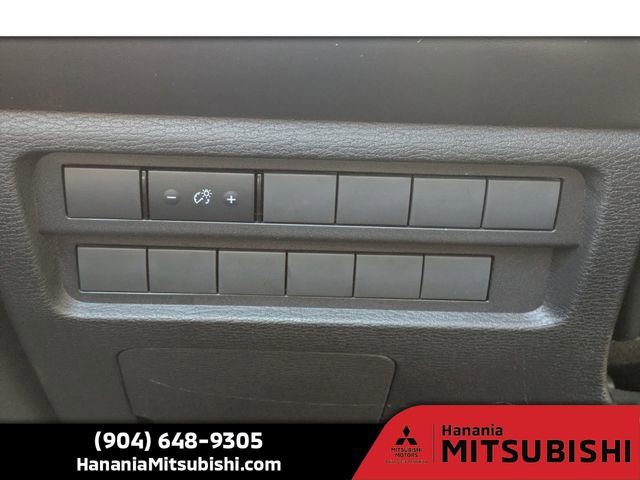 Used 2025 Mitsubishi Outlander ES image 24