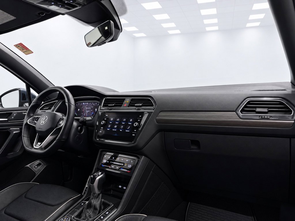 Used 2022 Volkswagen Tiguan SEL R-Line AWD/4WD image 22
