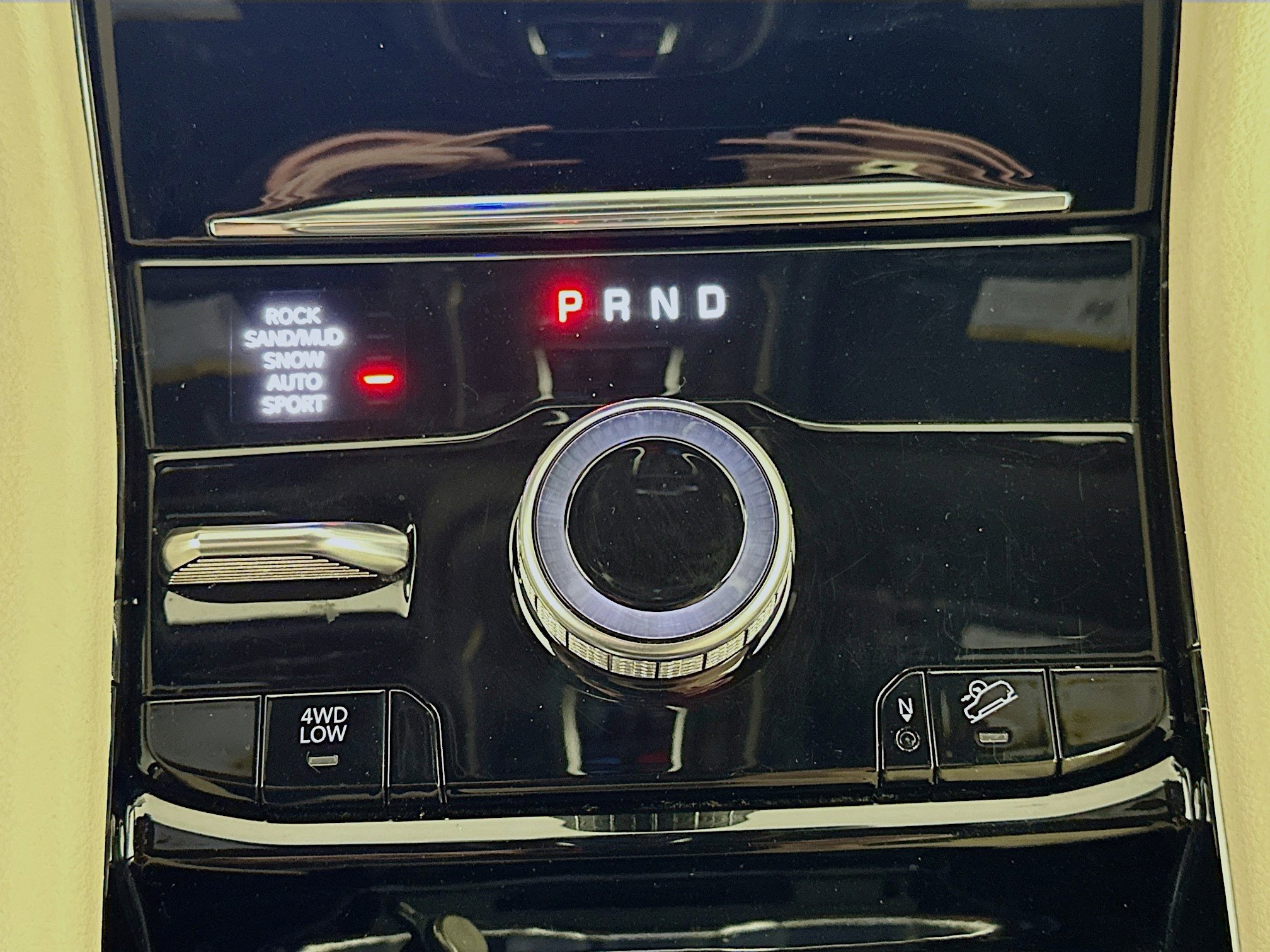 Used 2023 Jeep Grand Cherokee 4WD 4xe w/ Luxury Tech Group II image 25