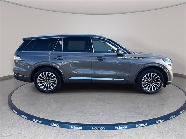 Certified 2023 Lincoln Aviator Reserve w/ Equipment Group 201A image 4