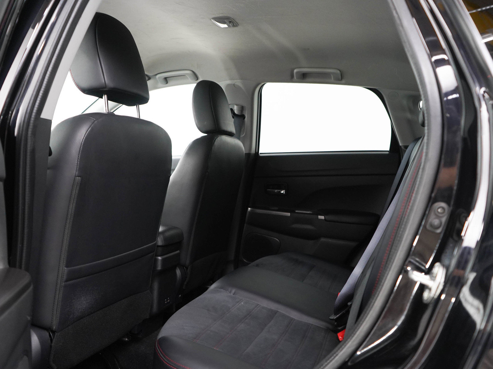 Used 2024 Mitsubishi Outlander Sport SE AWD/4WD image 17