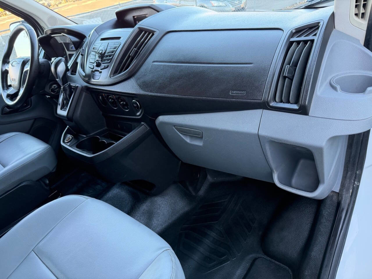 Used 2017 Ford Transit 350 XL image 26