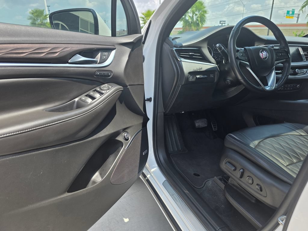 Used 2022 Buick Enclave Avenir FWD image 12