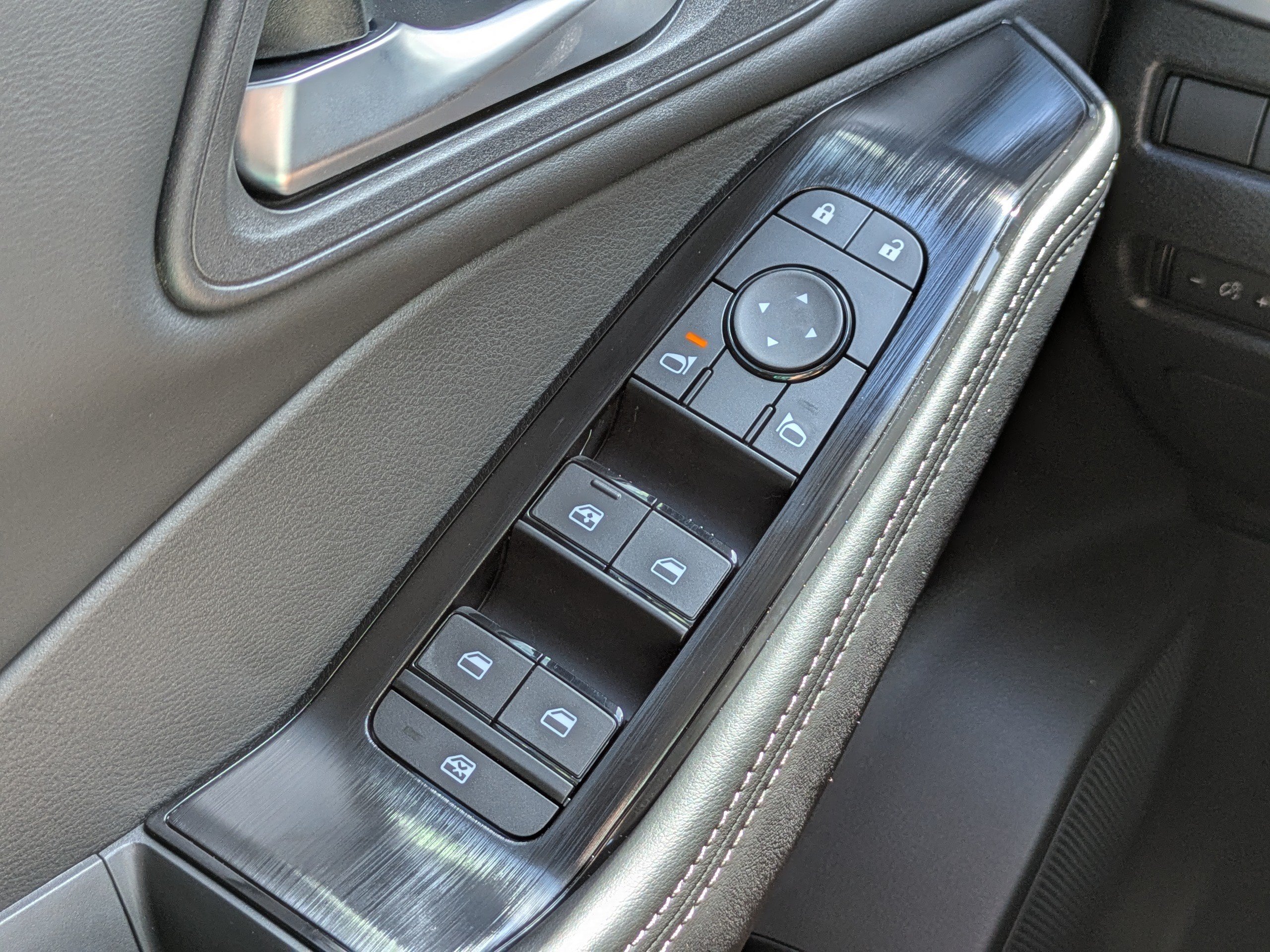 New 2026 Nissan Rogue SV FWD image 25