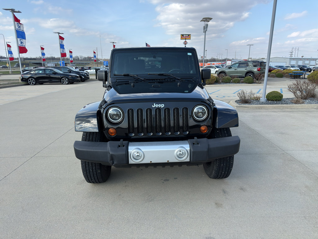 Used 2011 Jeep Wrangler Sahara w/ Dual Top Group AWD/4WD image 2