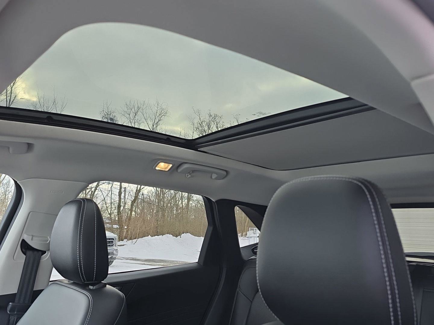 Used 2022 Ford Escape Titanium w/ Class II Trailer Tow Package image 32