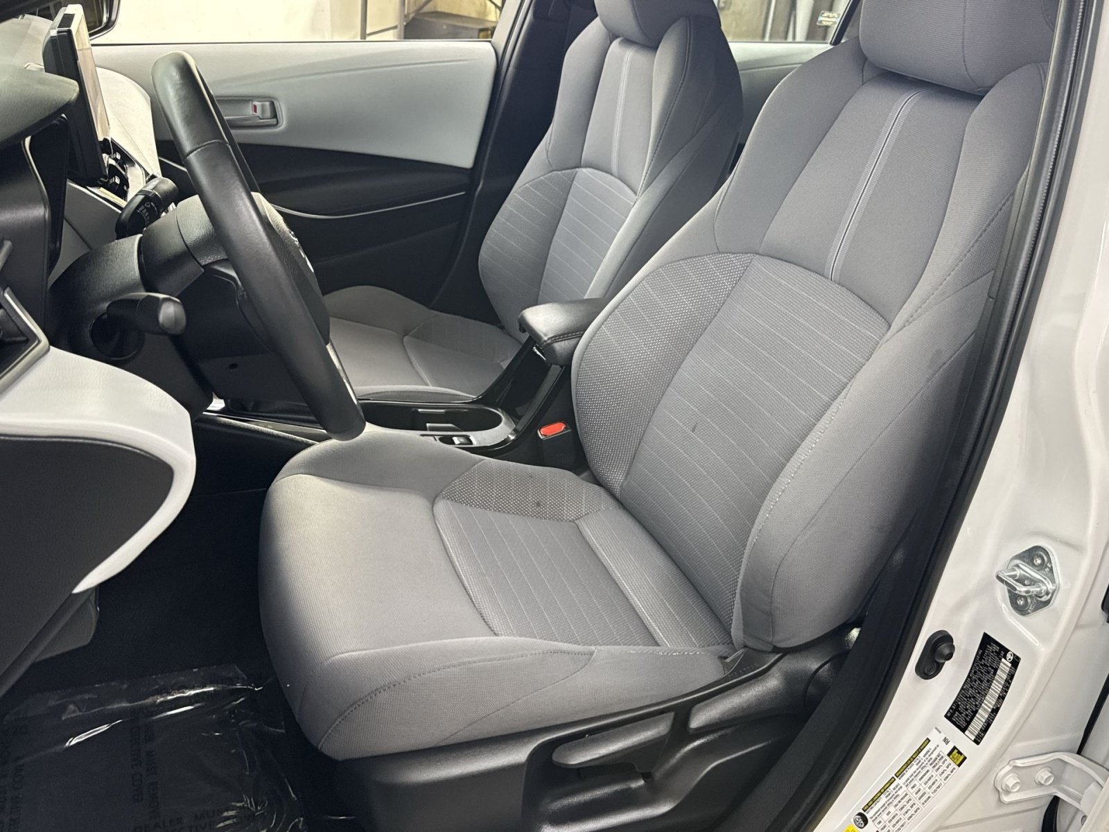 Used 2024 Toyota Corolla SE w/ SE Convenience Package FWD image 25