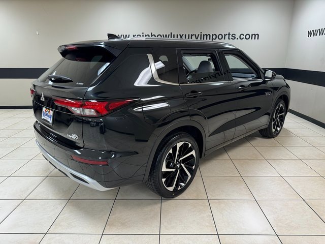 Used 2024 Mitsubishi Outlander 4WD Plug-In Hybrid image 6