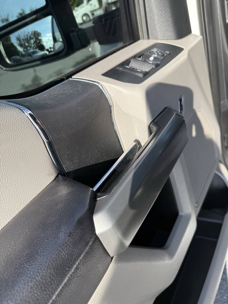 Used 2017 Ford F250 XLT AWD/4WD image 8