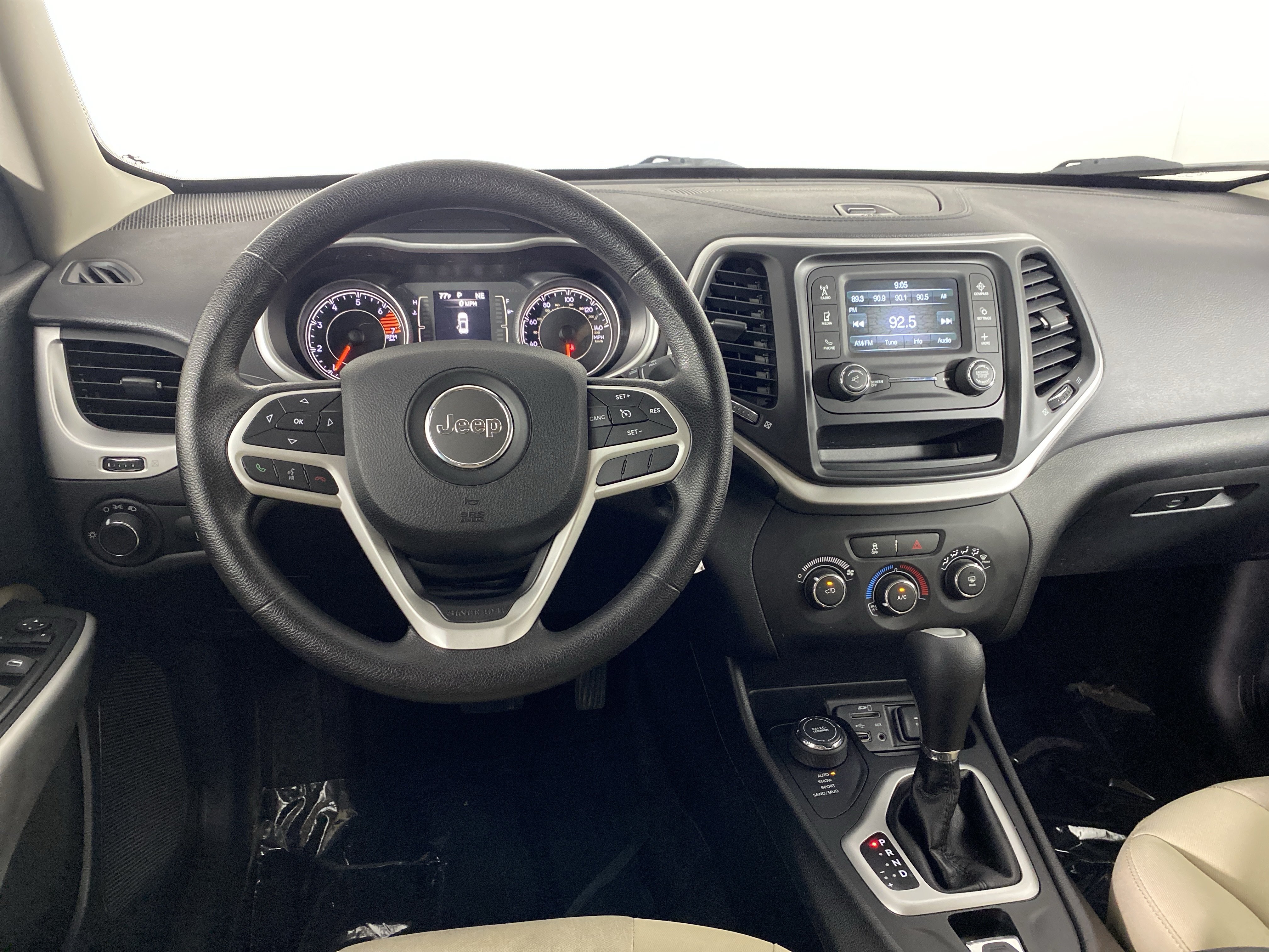 Used 2017 Jeep Cherokee Sport AWD/4WD image 17