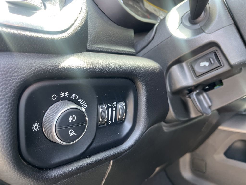 Used 2024 RAM 2500 Laramie w/ Night Edition AWD/4WD image 17