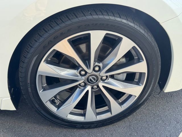 Used 2023 Nissan Maxima Platinum w/ Sport Mat Group FWD image 26