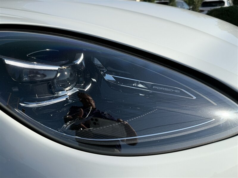 Used 2025 Porsche Macan Turbo AWD/4WD image 29