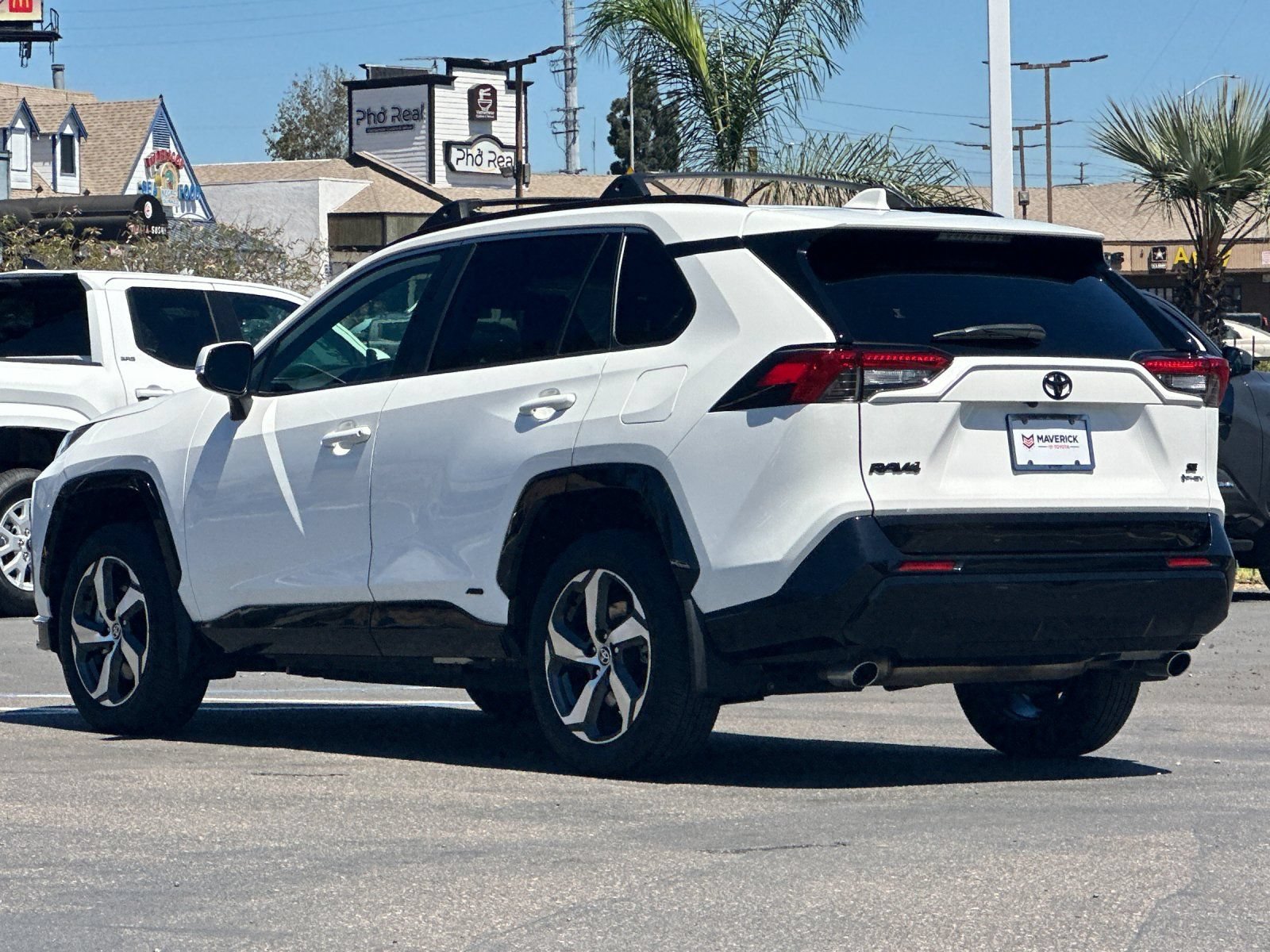 Used 2025 Toyota RAV4 SE w/ Weather & Moonroof Package AWD/4WD image 3