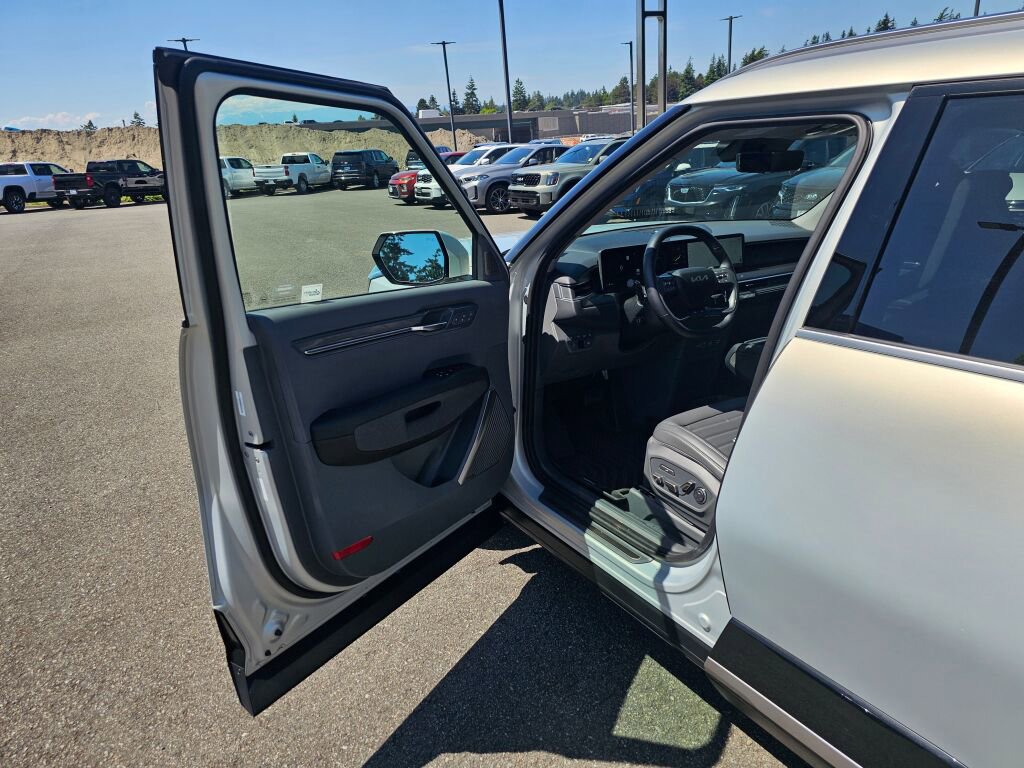 Certified 2024 Kia EV9 Land AWD/4WD image 21