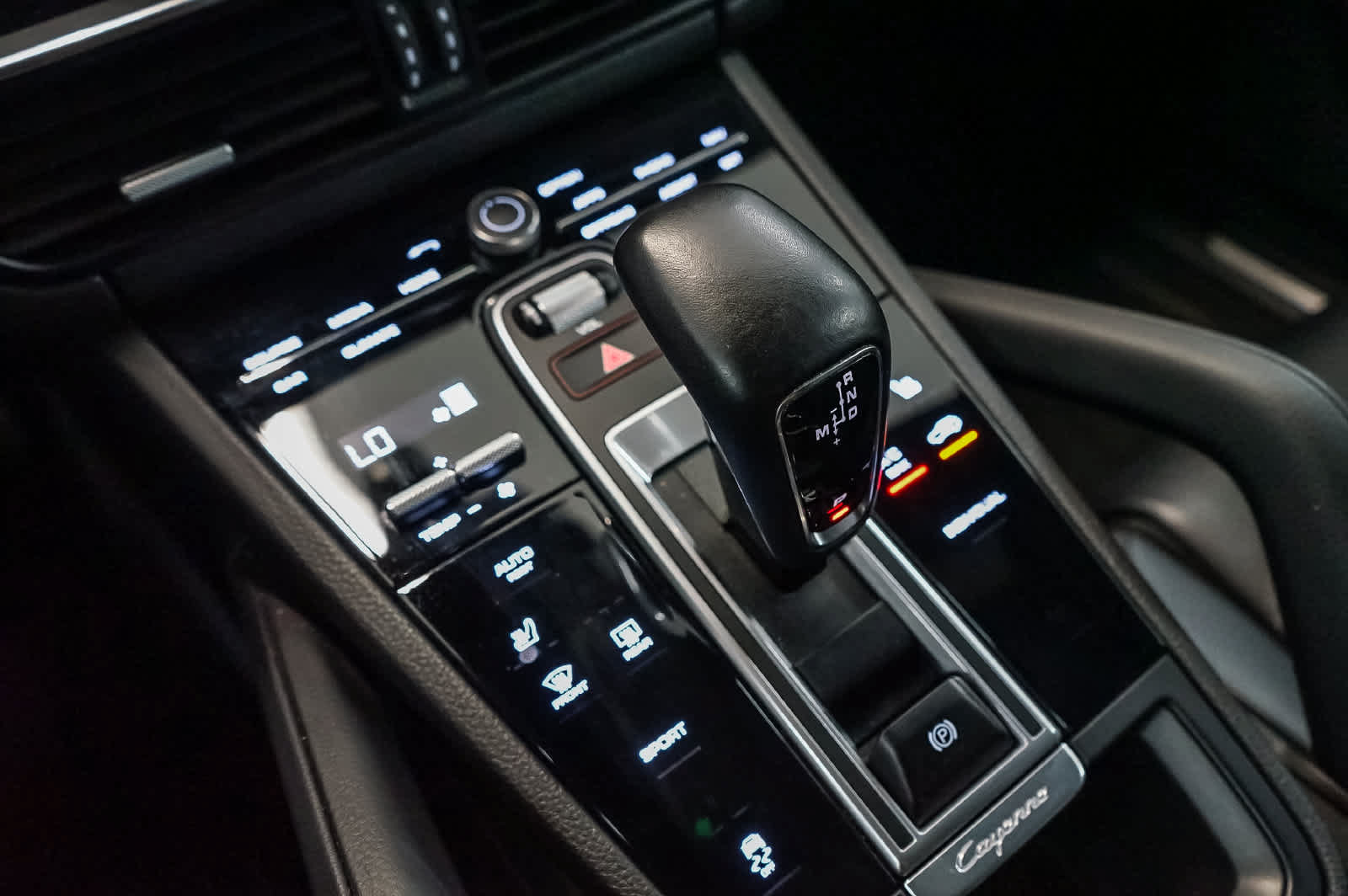Certified 2023 Porsche Cayenne AWD/4WD image 25