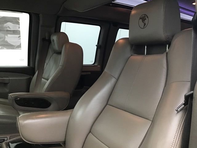 Used 2019 GMC Savana 2500 Extended w/ Enhanced Convenience Package image 19