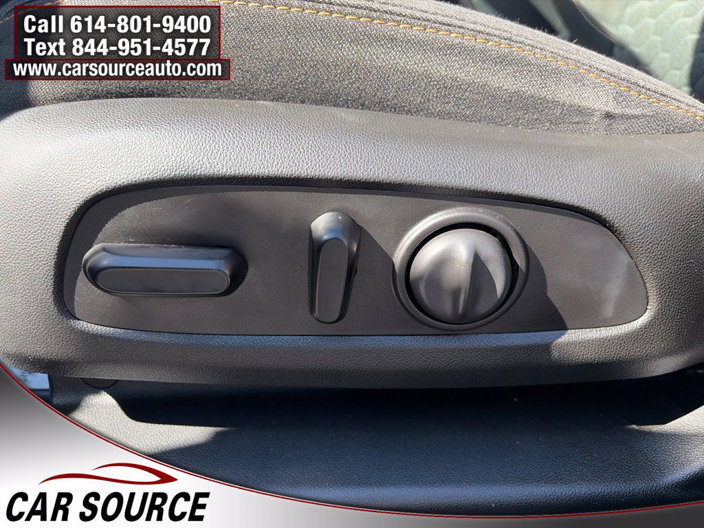 Used 2021 Chevrolet Equinox LT FWD image 16