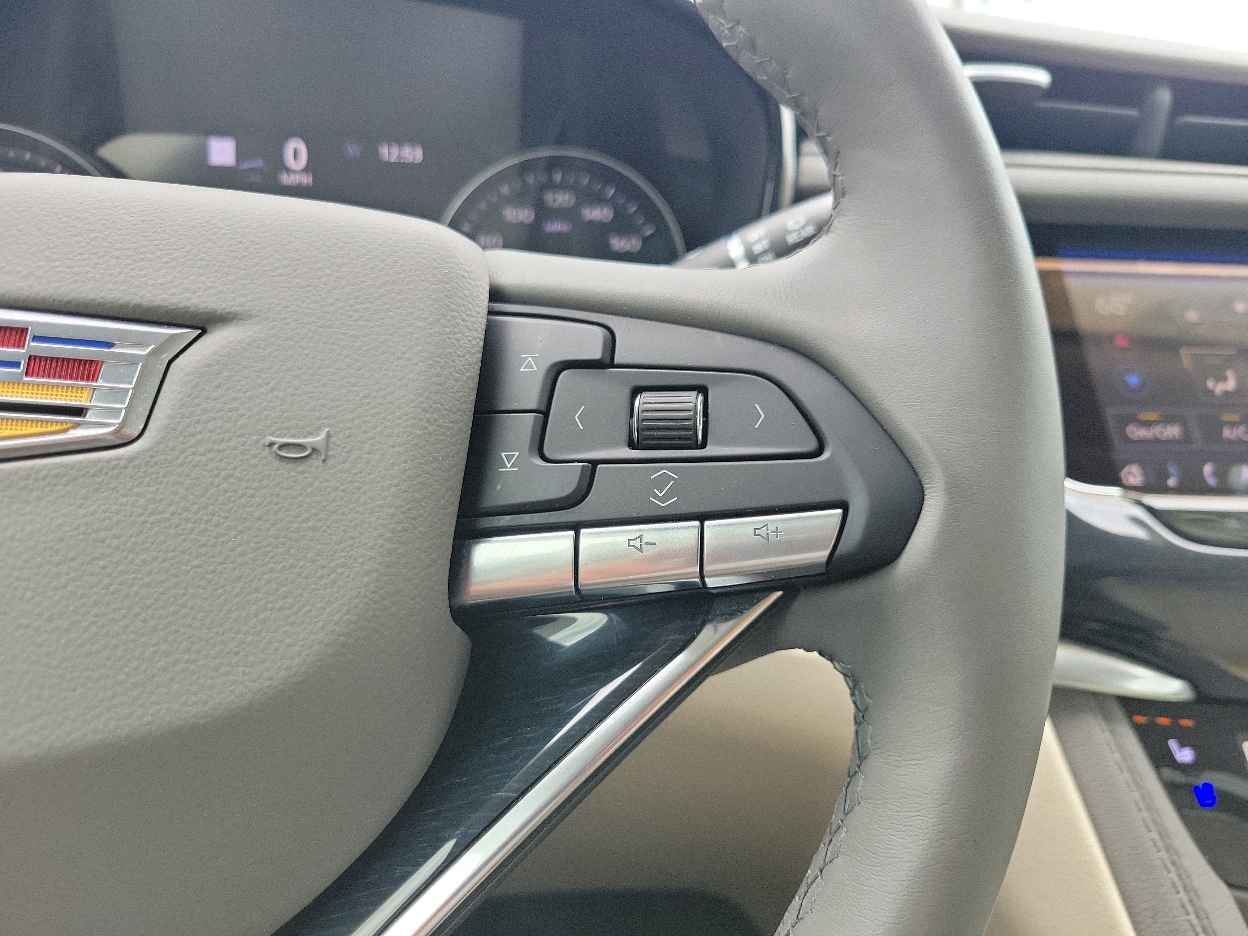 Certified 2024 Cadillac XT6 Premium Luxury w/ Technology Package FWD image 30