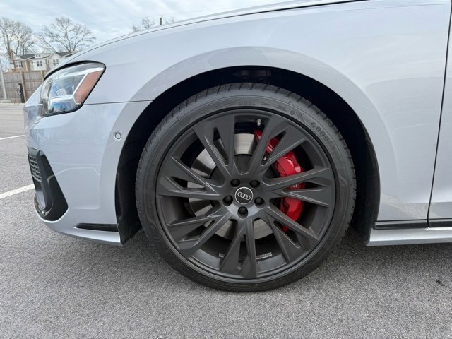 Used 2025 Audi S8 image 16