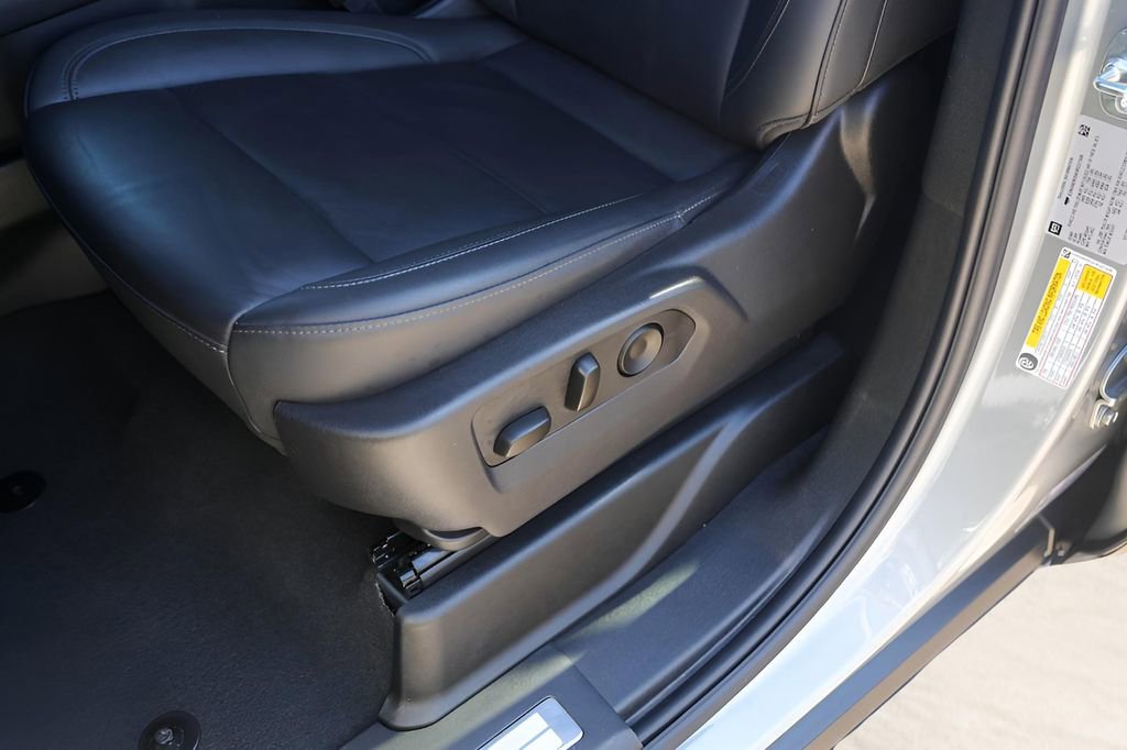 Used 2025 Chevrolet Suburban Z71 AWD/4WD image 8