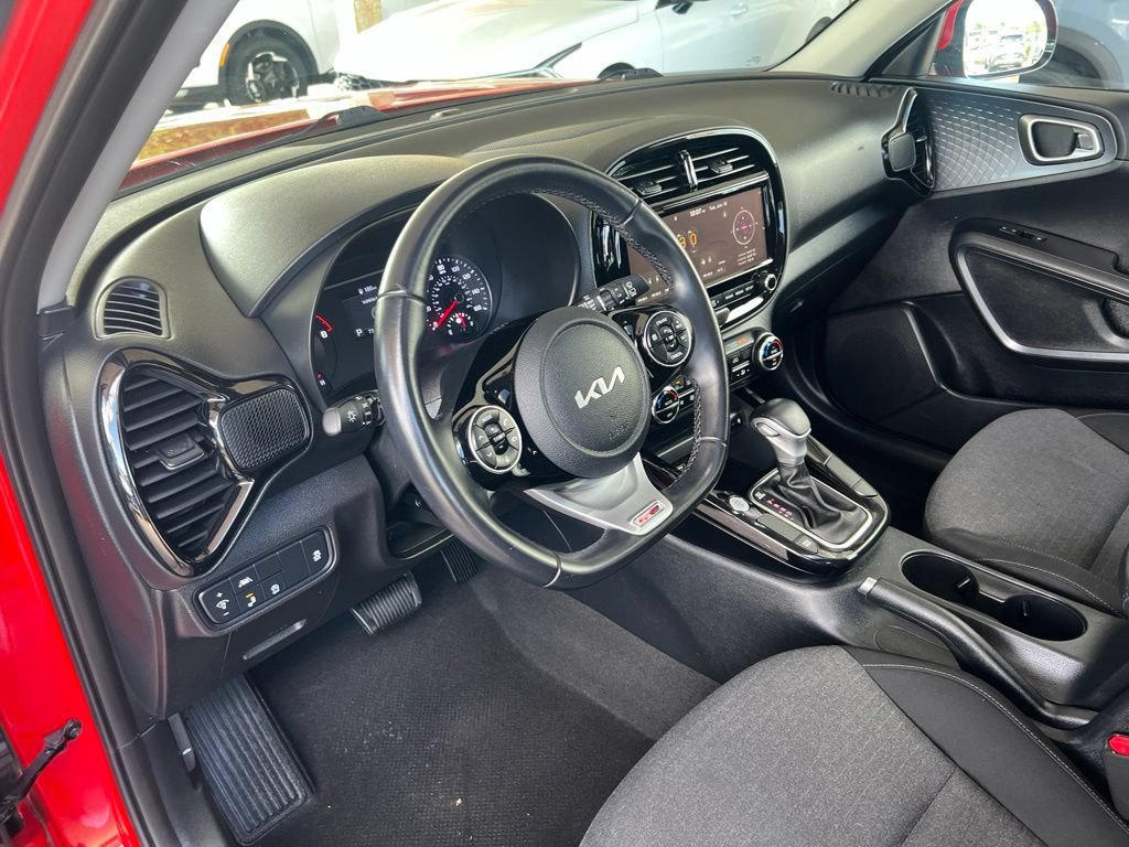 Certified 2022 Kia Soul GT-Line FWD image 6