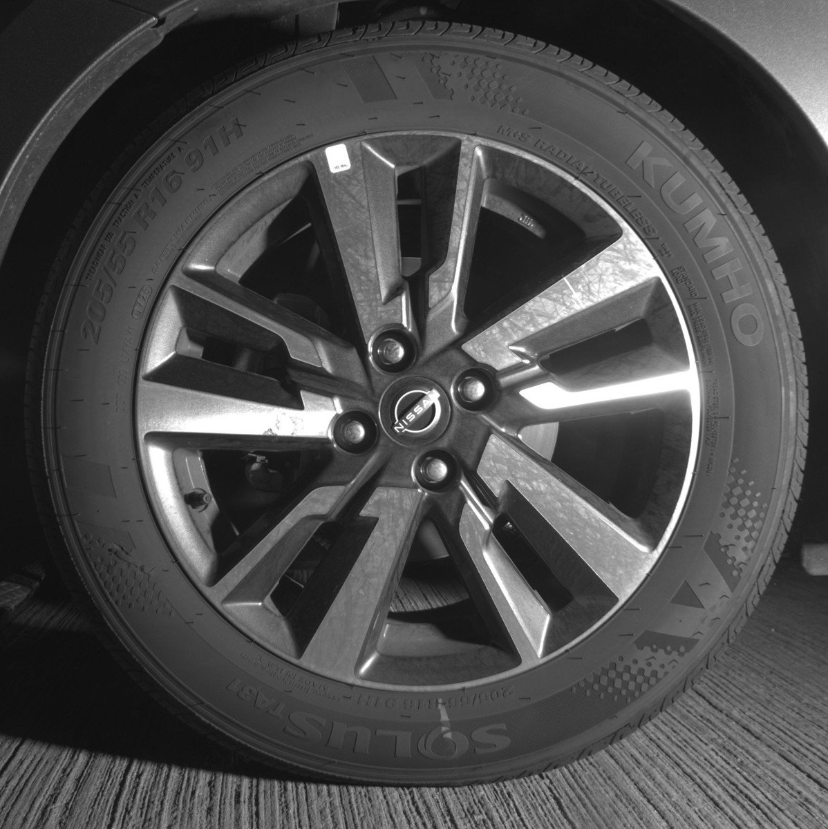 Used 2025 Nissan Versa SV image 12