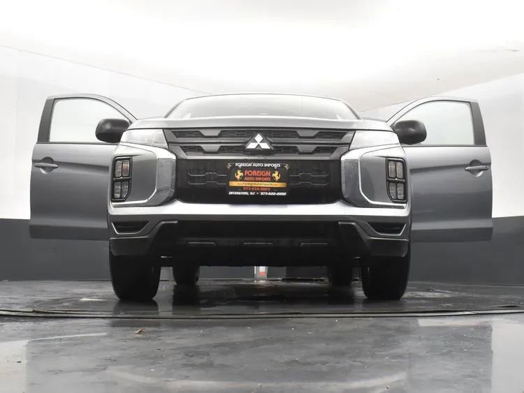 Used 2025 Mitsubishi Outlander Sport LE image 11