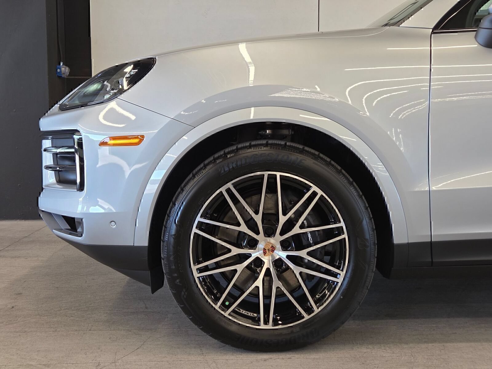Certified 2026 Porsche Cayenne AWD/4WD image 9
