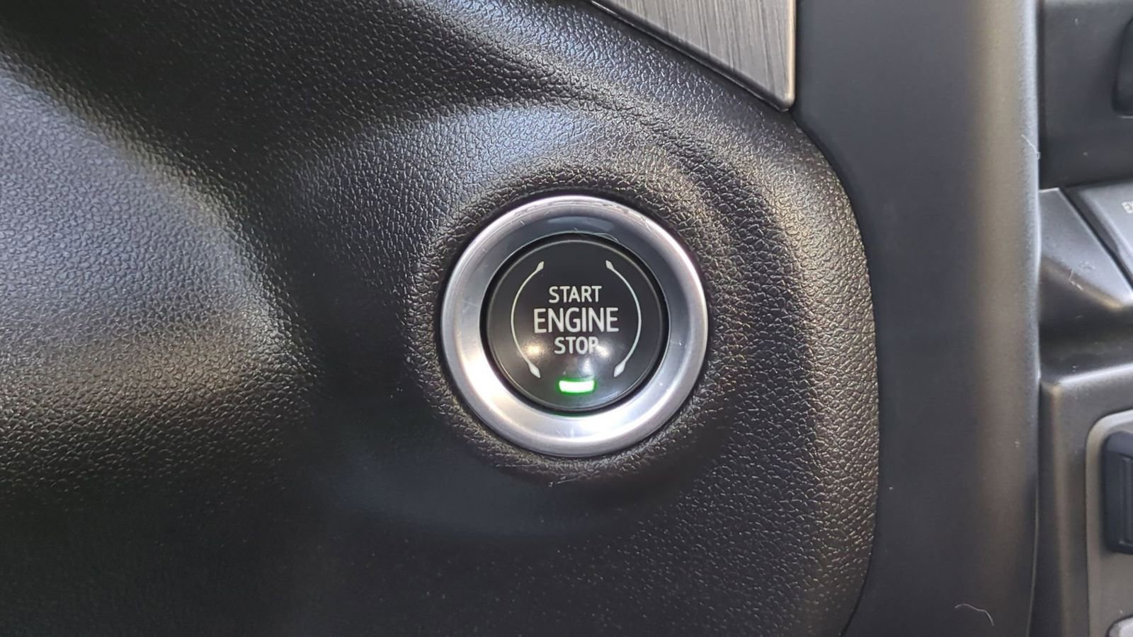 Used 2022 GMC Sierra 2500 Denali w/ Denali Ultimate Package image 32