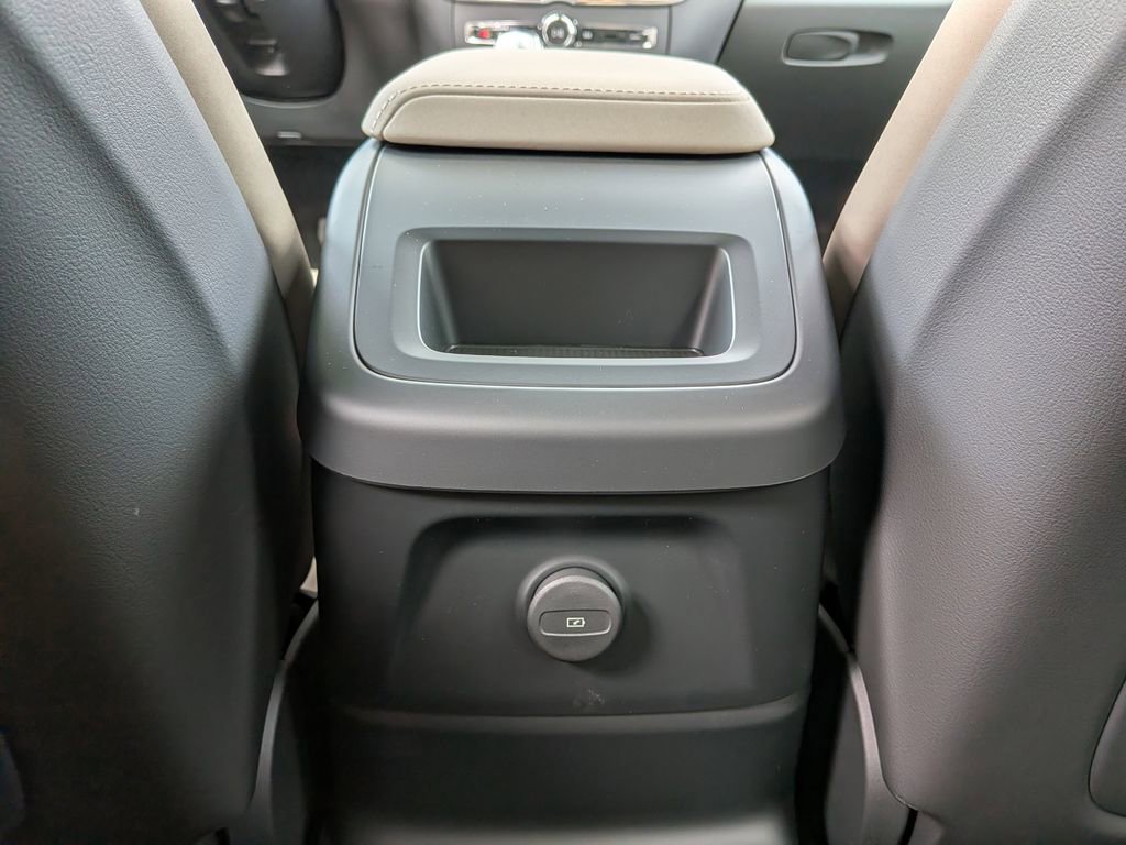 New 2026 Volvo XC60 T8 Core w/ Protection Package Premier image 4