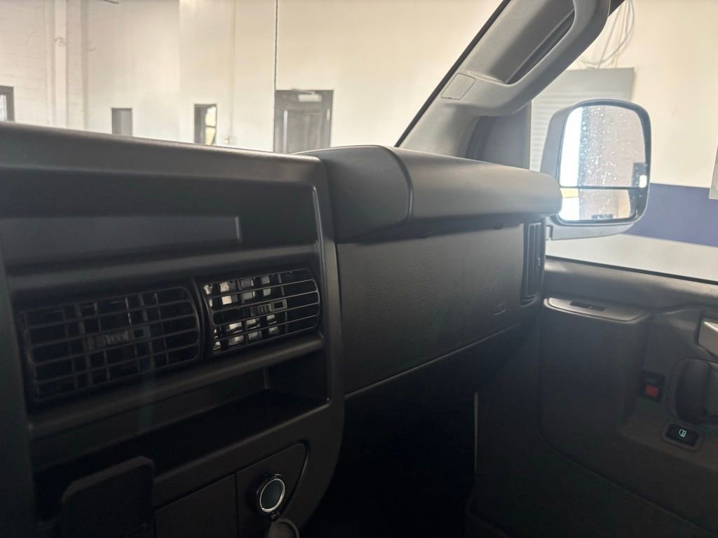 New 2025 Chevrolet Express 2500 Work Van w/ Driver Convenience Package image 31