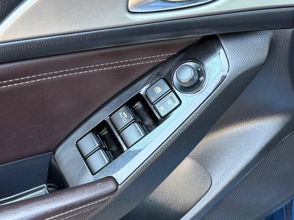 Used 2018 MAZDA MAZDA3 Touring FWD image 11