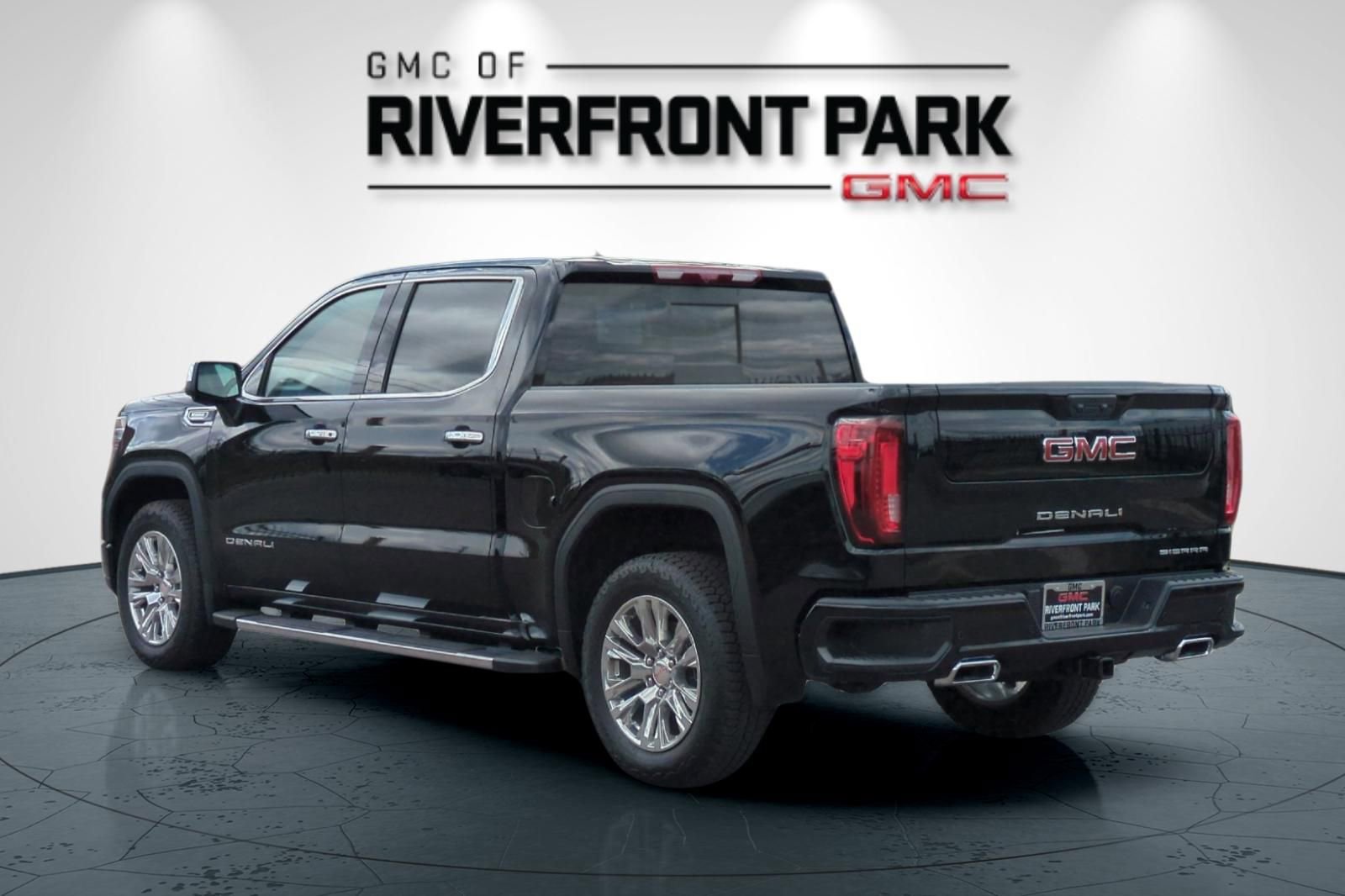 Used 2026 GMC Sierra 1500 Denali w/ Technology Package AWD/4WD image 5