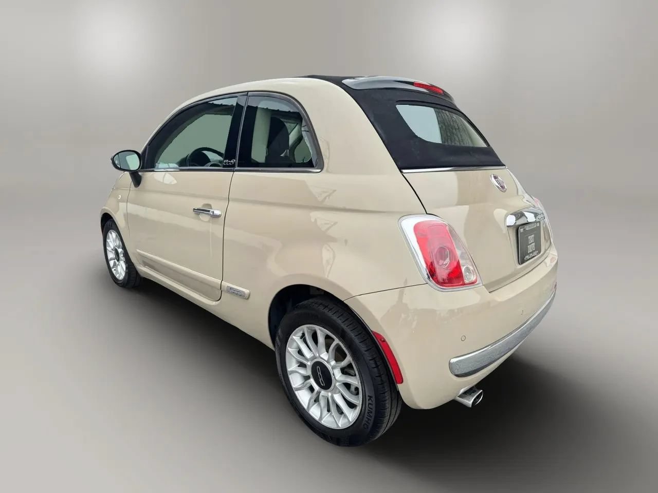 Used 2012 FIAT 500 Lounge w/ Luxury Leather Pkg FWD image 9