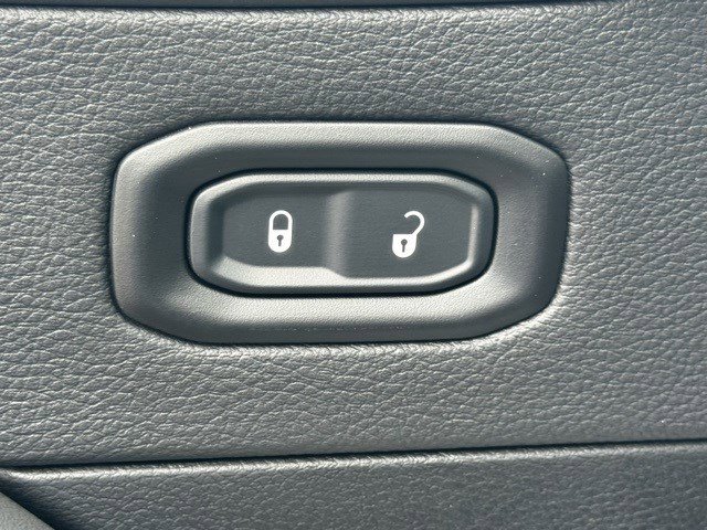 New 2025 Jeep Wrangler Sahara image 10