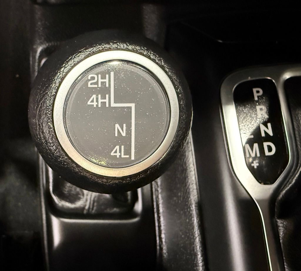 Used 2019 Jeep Wrangler Sport AWD/4WD image 11