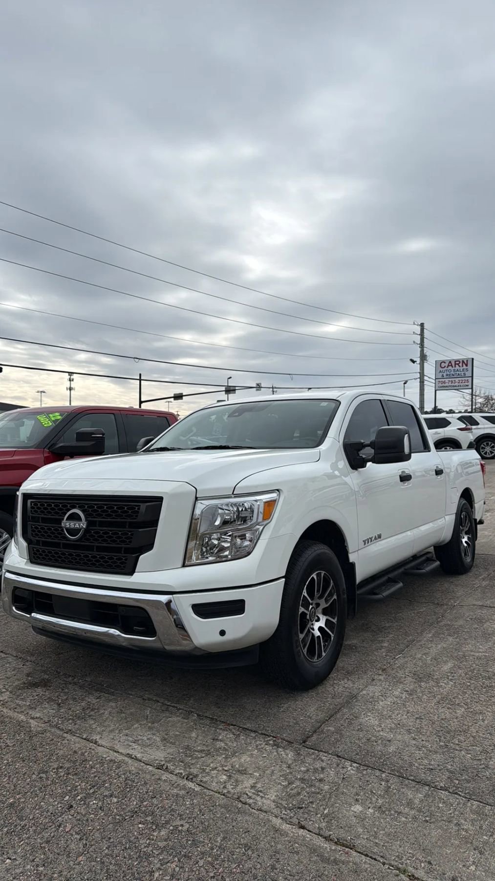 Used 2024 Nissan Titan SV w/ SV Convenience Package image 2