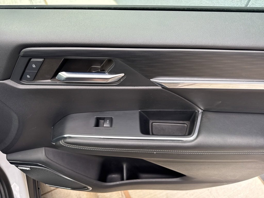 Used 2024 GMC Acadia Elevation image 18