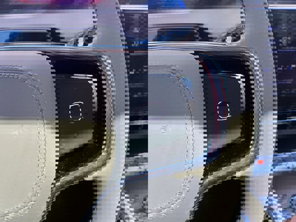 Used 2025 Lincoln Nautilus Reserve AWD/4WD image 28