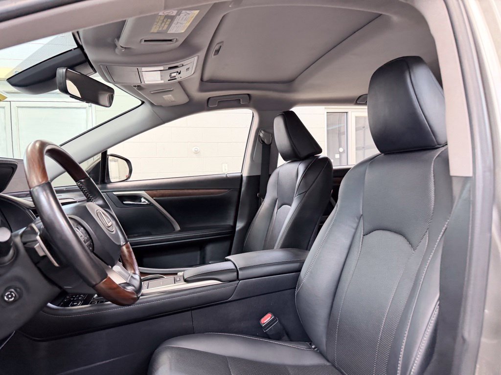 Used 2020 Lexus RX 350L Premium w/ Premium Package AWD/4WD image 16