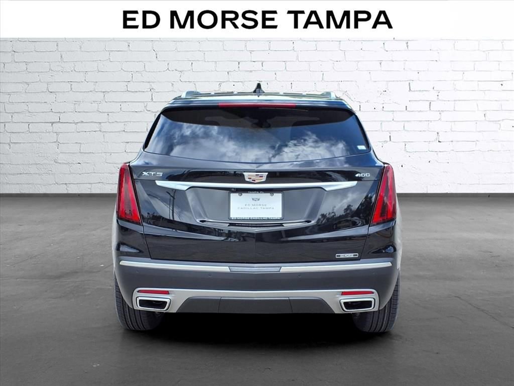 Certified 2022 Cadillac XT5 Premium Luxury FWD image 4