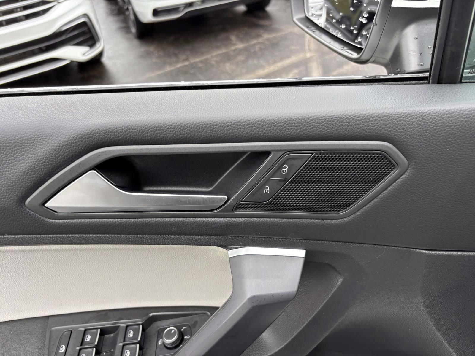 Used 2021 Volkswagen Tiguan SEL image 12