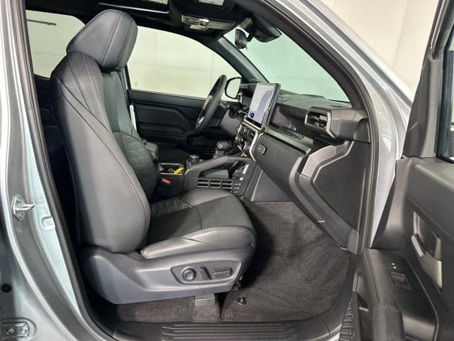 Used 2025 Toyota Tacoma TRD Off-Road image 28