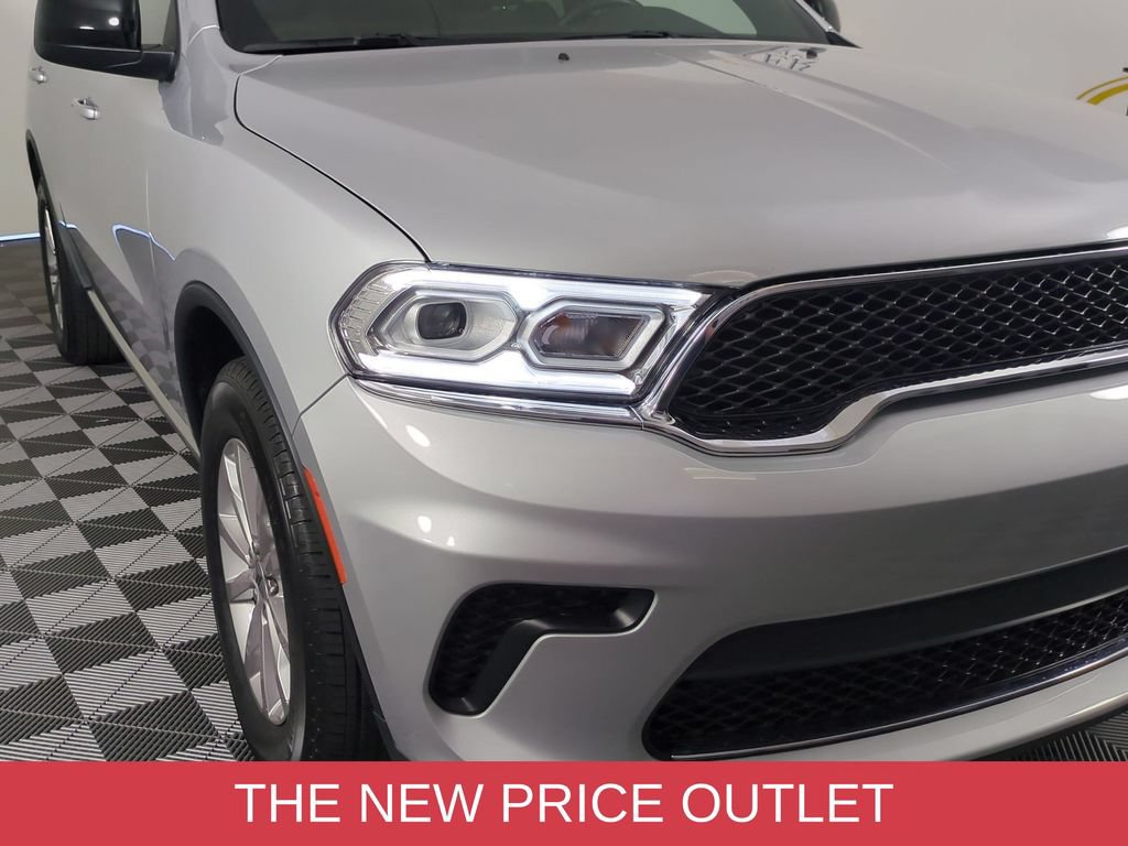 Certified 2024 Dodge Durango SXT w/ 3rd Row Seating Group RWD image 8