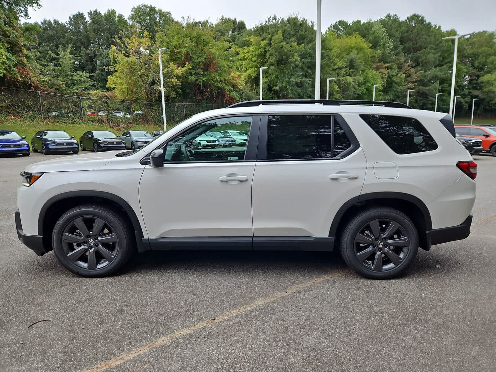New 2026 Honda Pilot Sport image 2