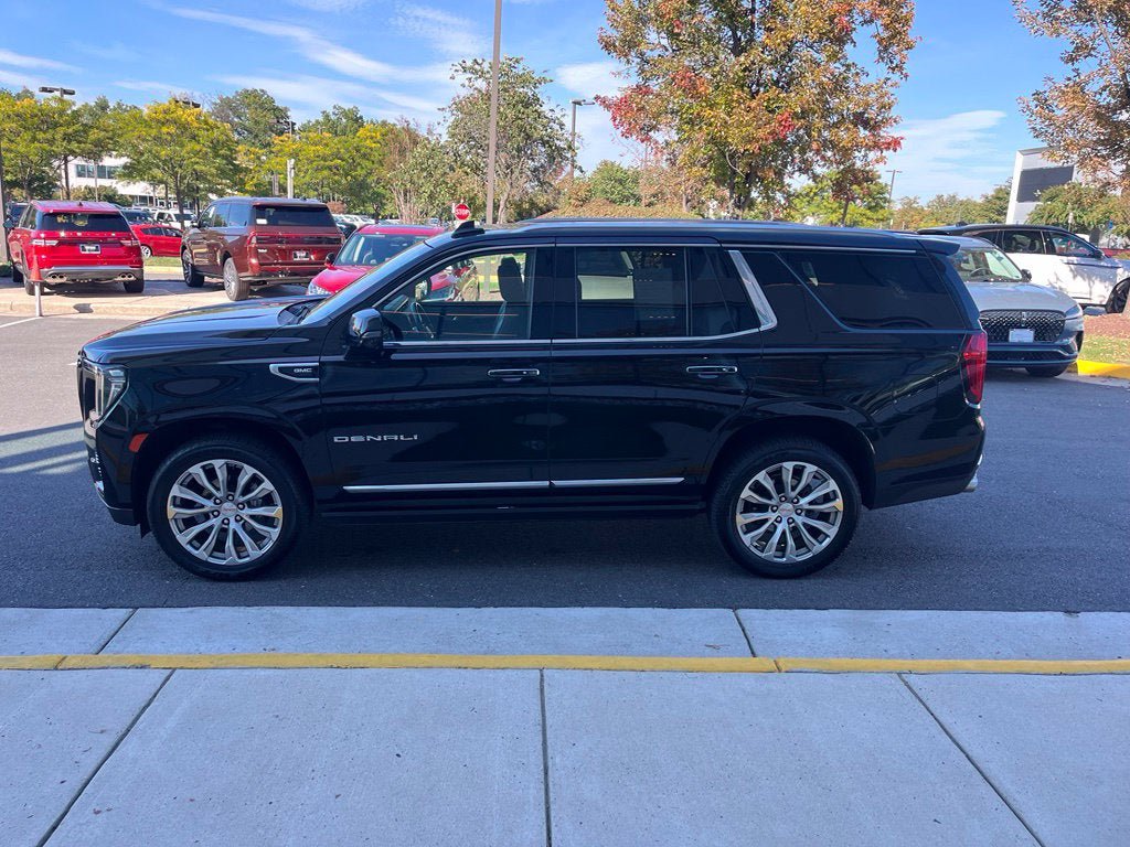 Used 2022 GMC Yukon Denali w/ Denali Premium Package AWD/4WD image 6